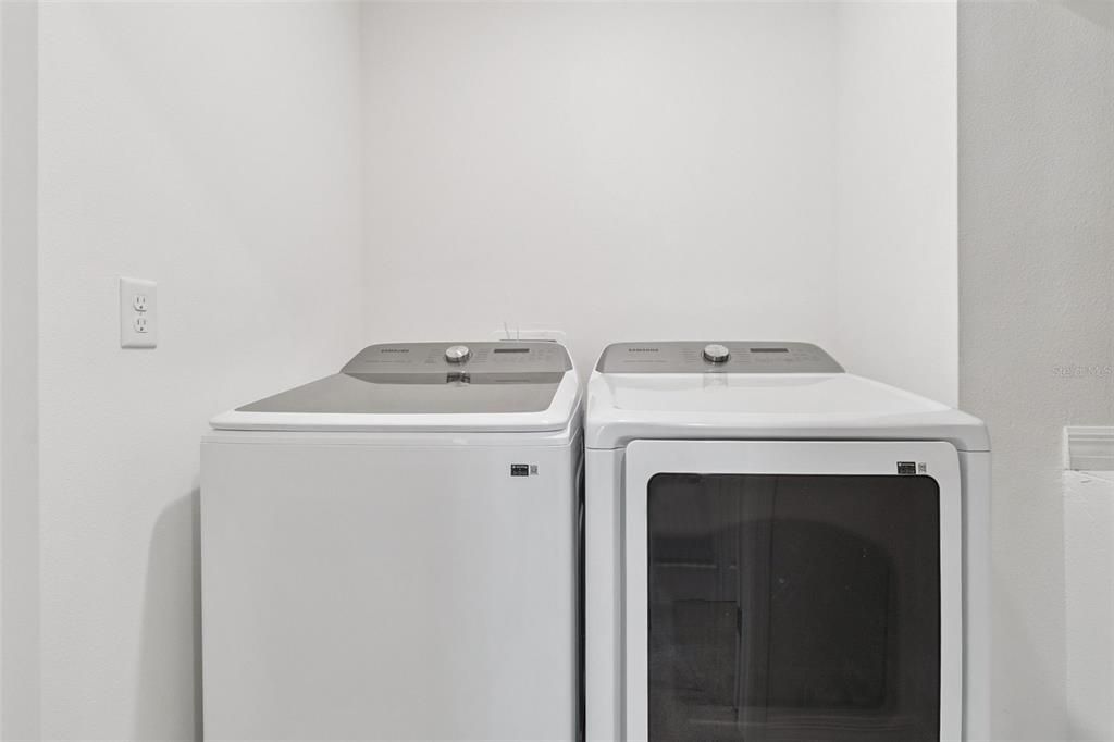 For Rent: $2,200 (3 beds, 2 baths, 1273 Square Feet)