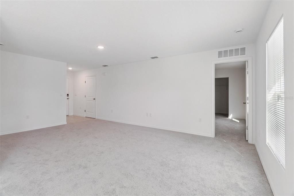 For Rent: $2,200 (3 beds, 2 baths, 1273 Square Feet)