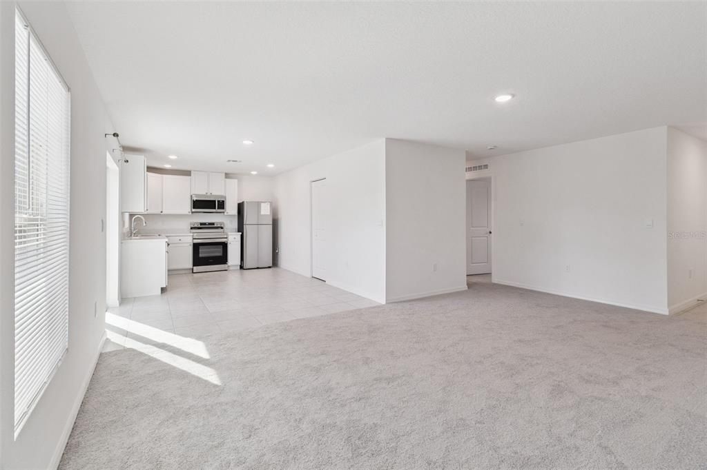 For Rent: $2,200 (3 beds, 2 baths, 1273 Square Feet)