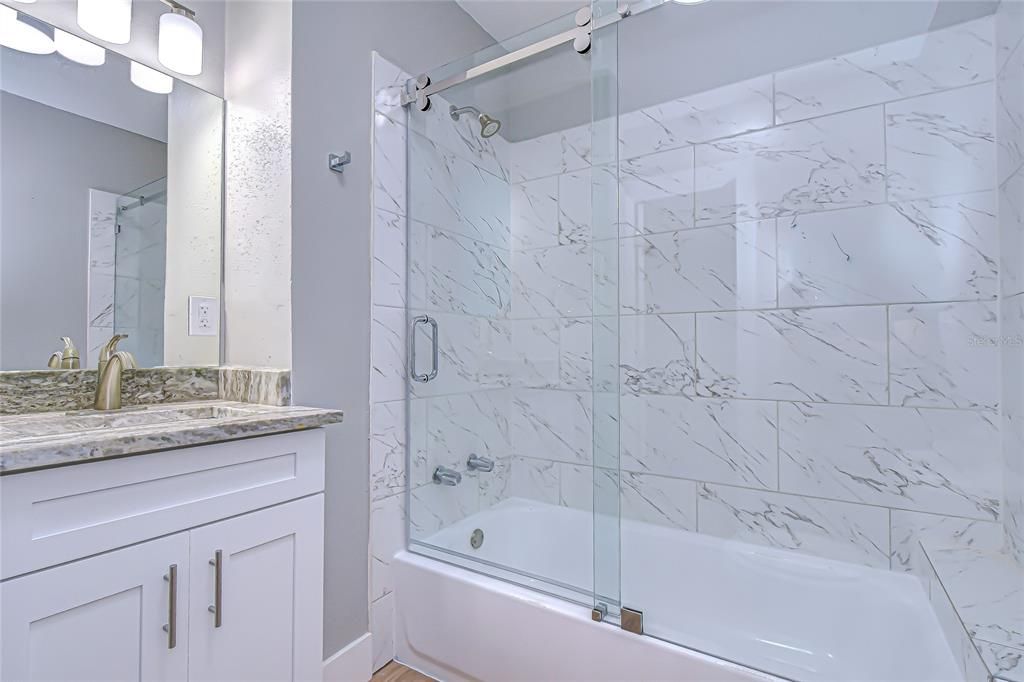 出租: $1,500 (0 贝兹, 1 浴室, 430 平方英尺)