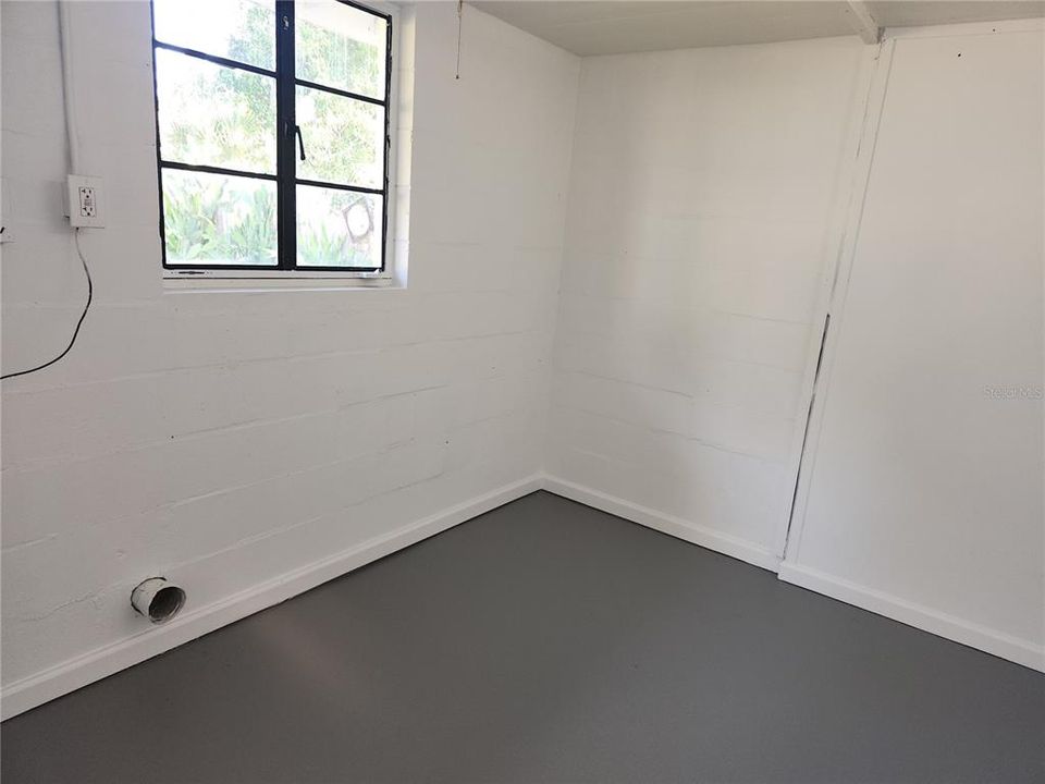 For Rent: $1,800 (2 beds, 1 baths, 1038 Square Feet)