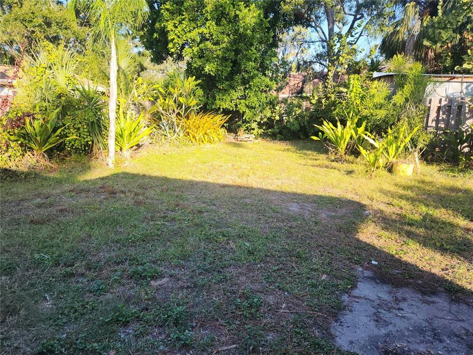 For Rent: $1,800 (2 beds, 1 baths, 1038 Square Feet)