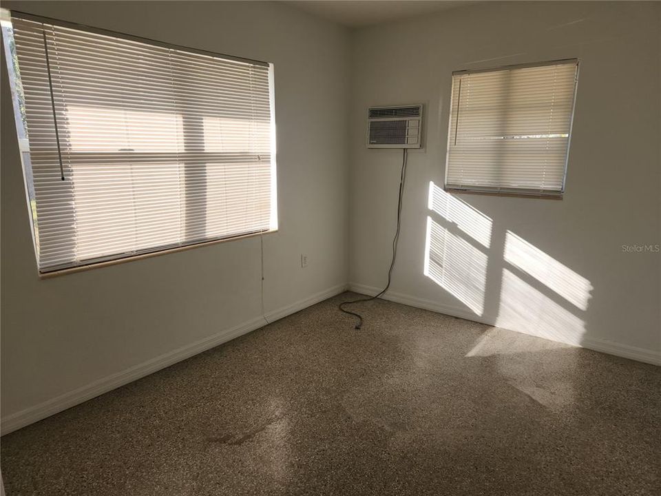 For Rent: $1,800 (2 beds, 1 baths, 1038 Square Feet)