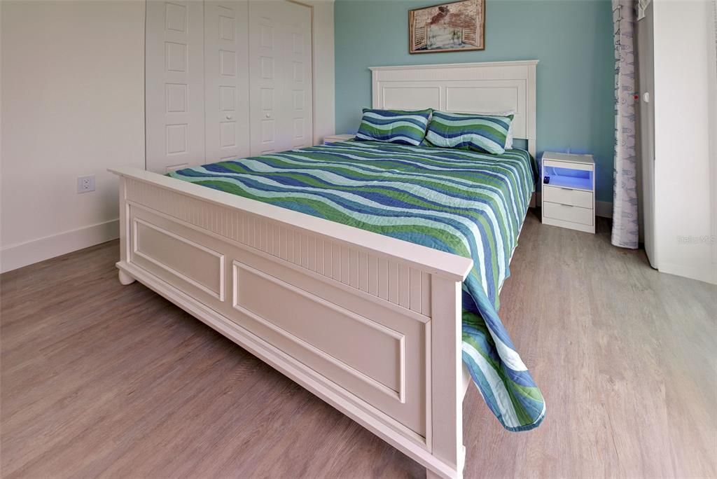 Под контрактом: $875,000 (4 спален, 3 ванн, 2143 Квадратных фут)