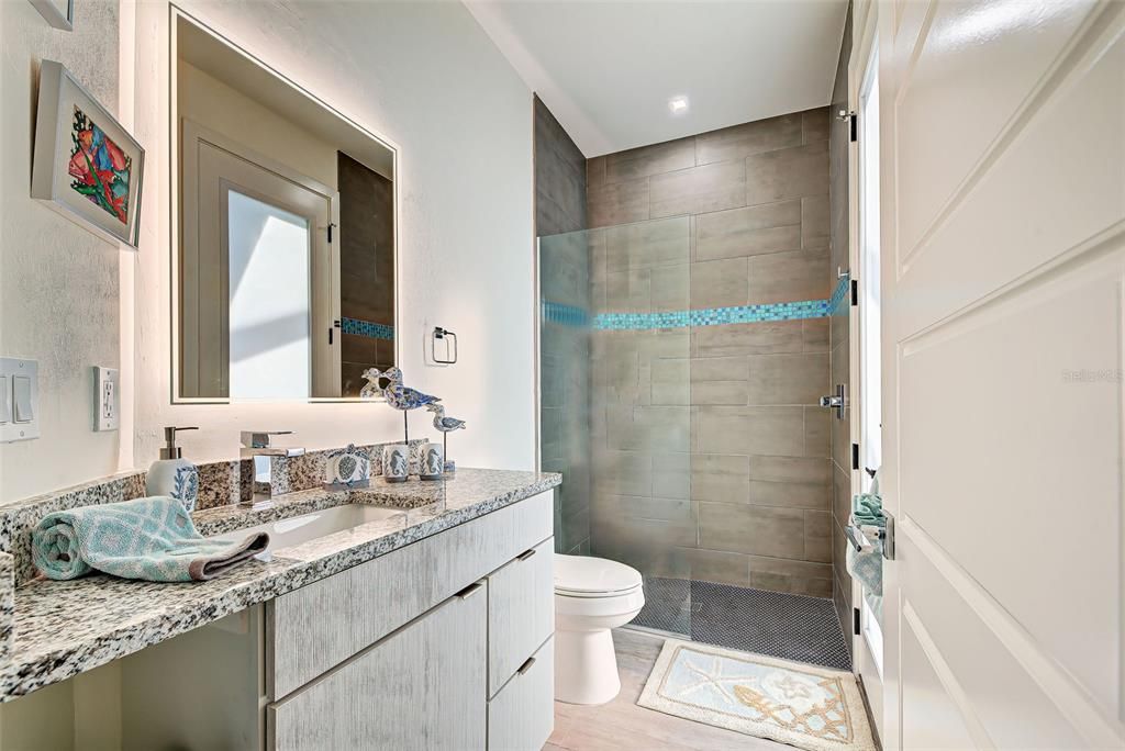 Под контрактом: $875,000 (4 спален, 3 ванн, 2143 Квадратных фут)