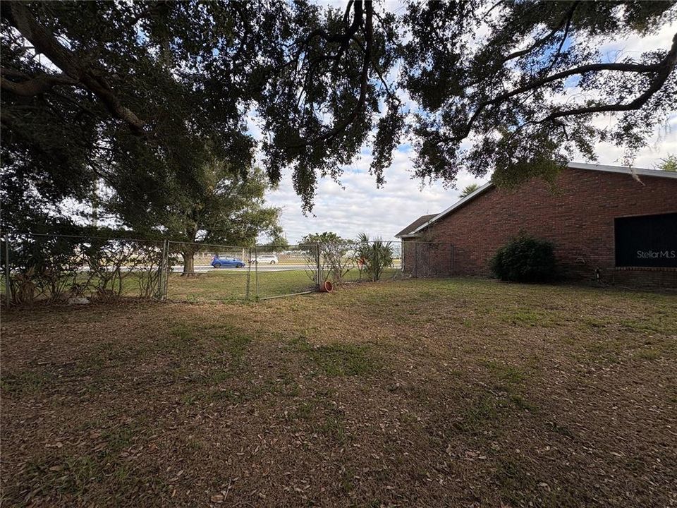 For Sale: $469,000 (3 beds, 2 baths, 1986 Square Feet)