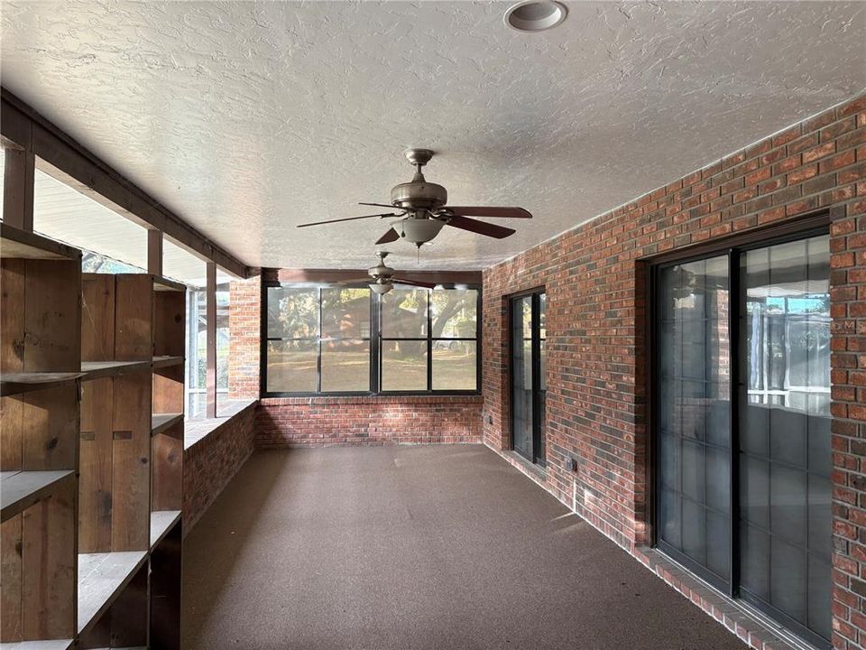 For Sale: $469,000 (3 beds, 2 baths, 1986 Square Feet)