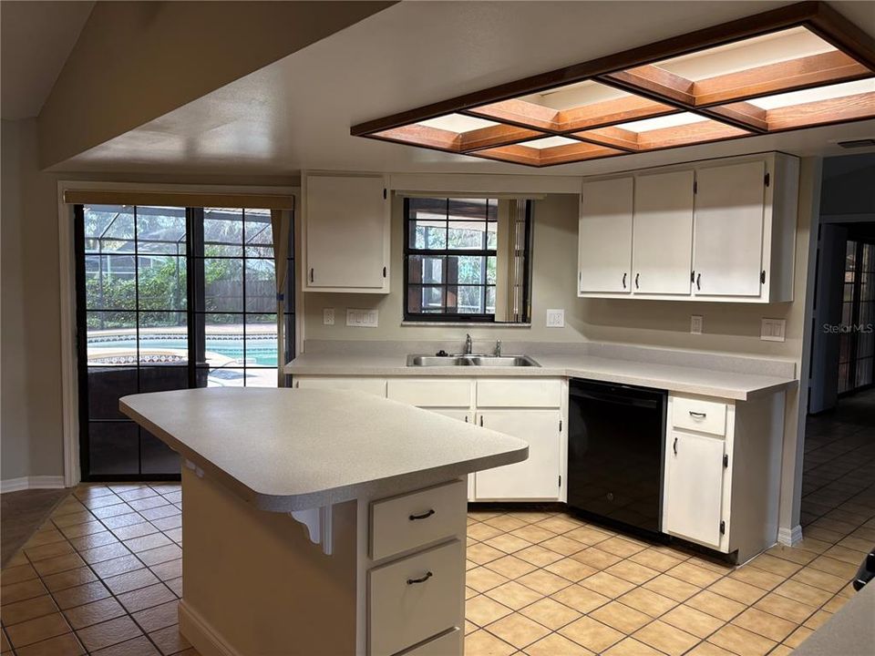 For Sale: $469,000 (3 beds, 2 baths, 1986 Square Feet)