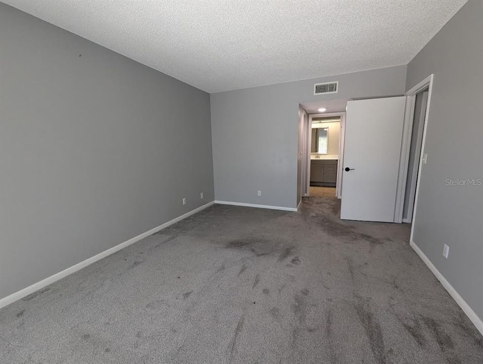 For Rent: $1,950 (2 beds, 2 baths, 1040 Square Feet)