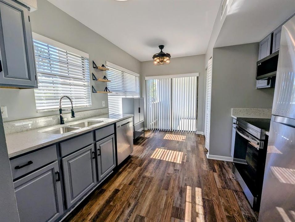 For Rent: $1,950 (2 beds, 2 baths, 1040 Square Feet)