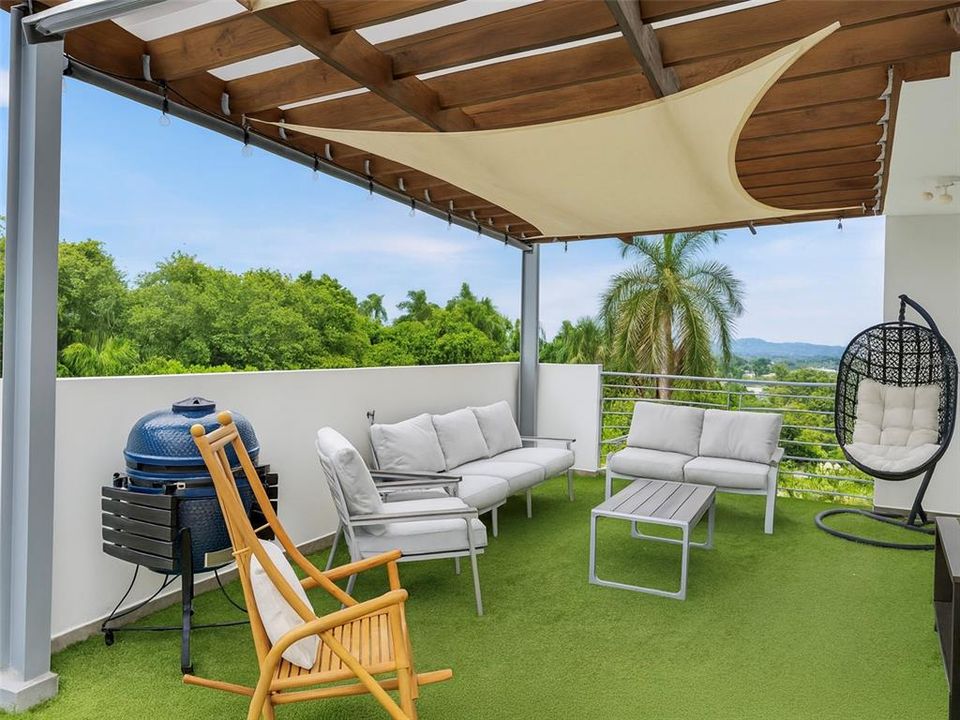 For Sale: $985,000 (4 beds, 5 baths, 3976 Square Feet)