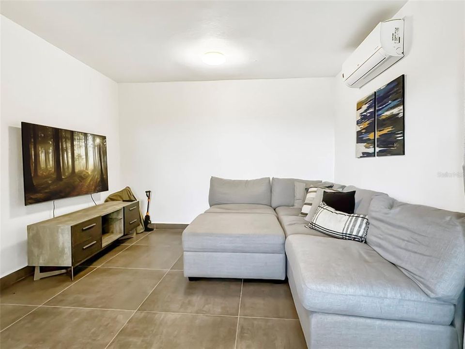 For Sale: $985,000 (4 beds, 5 baths, 3976 Square Feet)