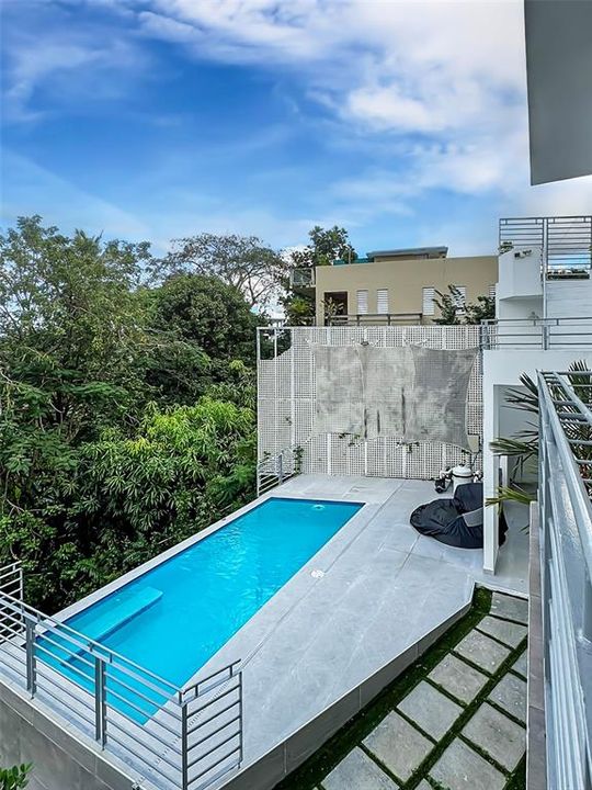 For Sale: $985,000 (4 beds, 5 baths, 3976 Square Feet)