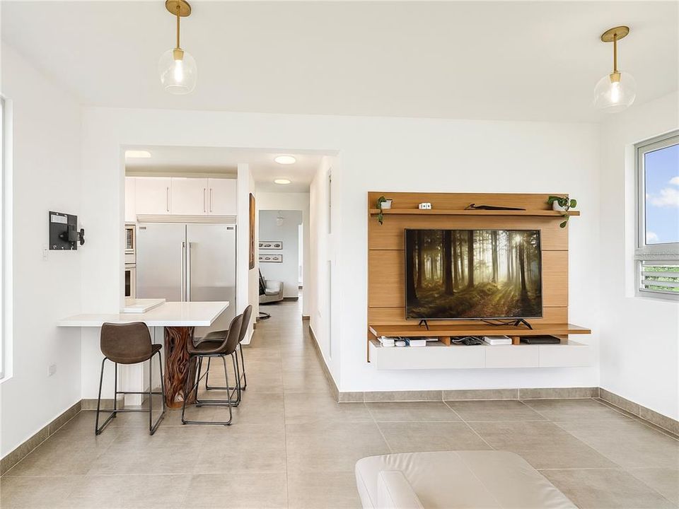 For Sale: $985,000 (4 beds, 5 baths, 3976 Square Feet)