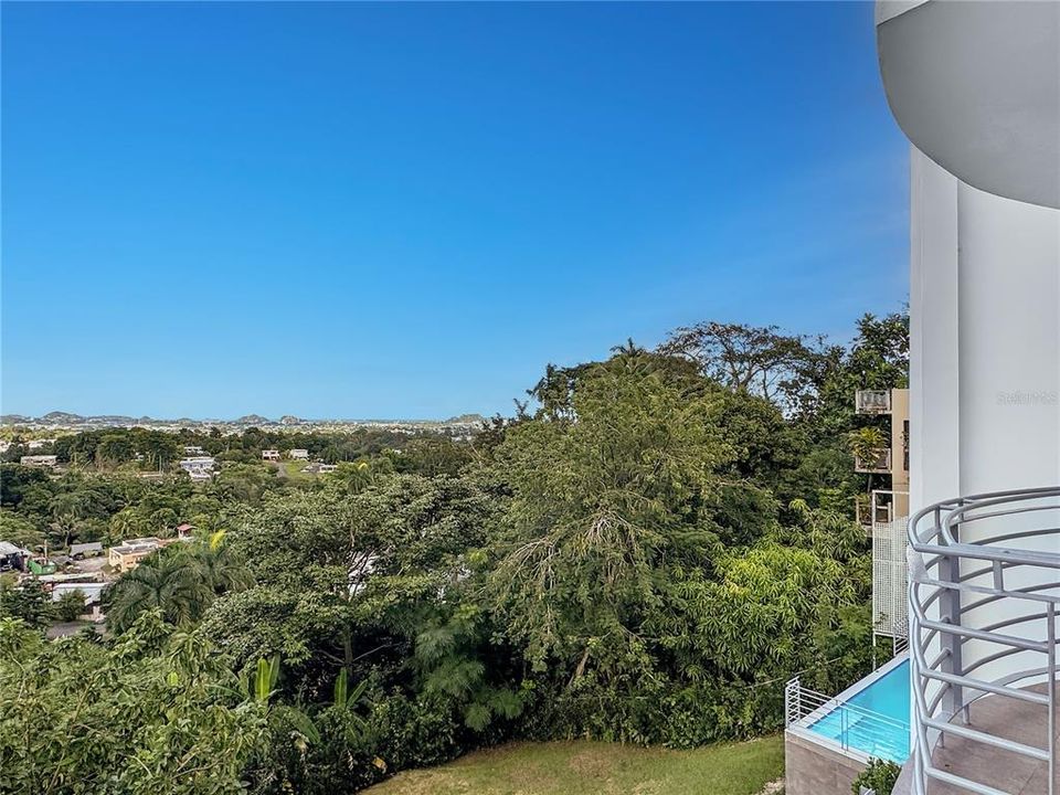 For Sale: $985,000 (4 beds, 5 baths, 3976 Square Feet)