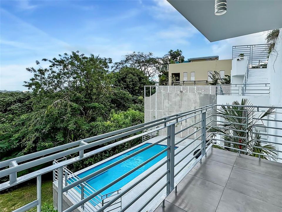 For Sale: $985,000 (4 beds, 5 baths, 3976 Square Feet)