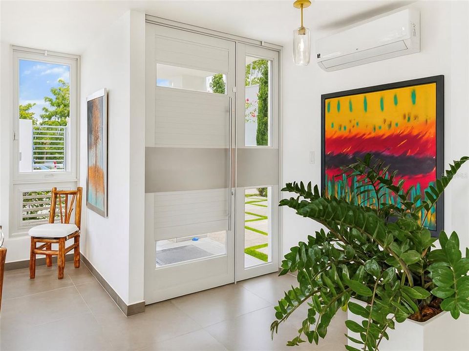 For Sale: $985,000 (4 beds, 5 baths, 3976 Square Feet)