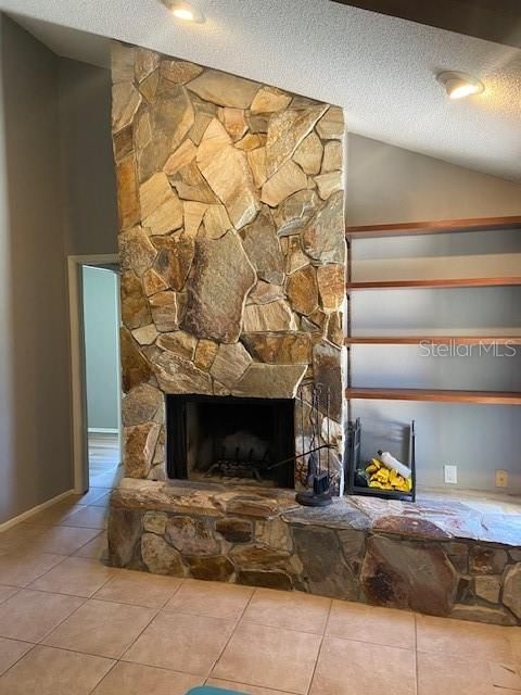 For Rent: $3 (4 beds, 3 baths, 2115 Square Feet)