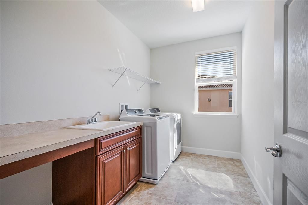 待售: $980,000 (5 贝兹, 4 浴室, 4093 平方英尺)