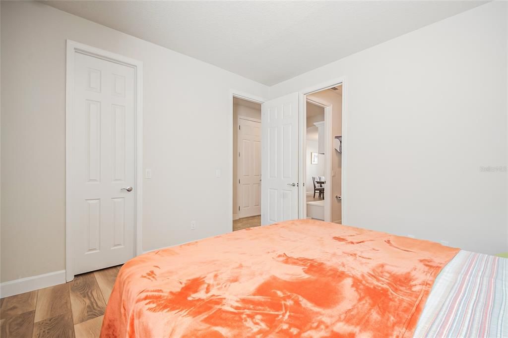 待售: $980,000 (5 贝兹, 4 浴室, 4093 平方英尺)