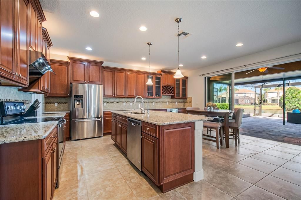 待售: $980,000 (5 贝兹, 4 浴室, 4093 平方英尺)