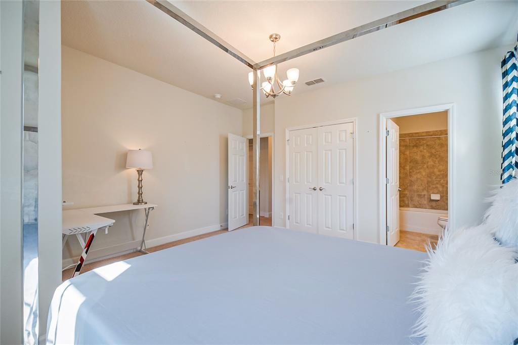 待售: $980,000 (5 贝兹, 4 浴室, 4093 平方英尺)