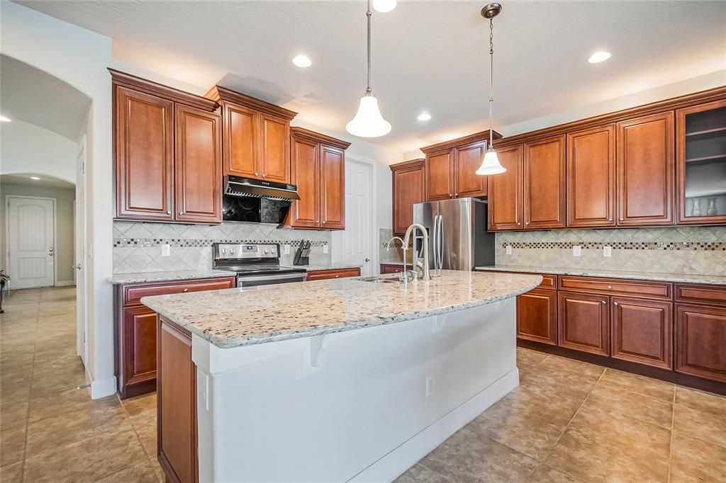 待售: $980,000 (5 贝兹, 4 浴室, 4093 平方英尺)