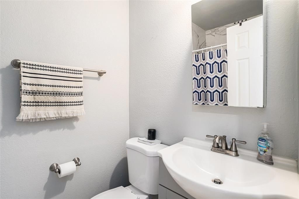 For Sale: $375,000 (3 beds, 2 baths, 1405 Square Feet)