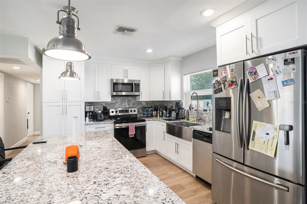 For Sale: $375,000 (3 beds, 2 baths, 1405 Square Feet)