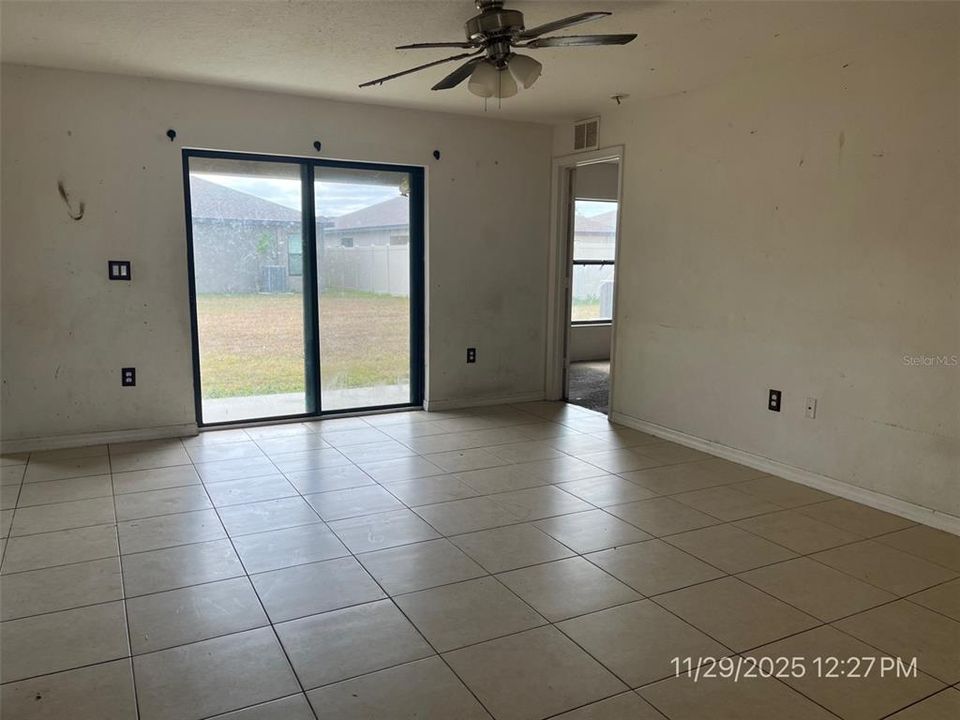 For Sale: $234,900 (3 beds, 2 baths, 1404 Square Feet)