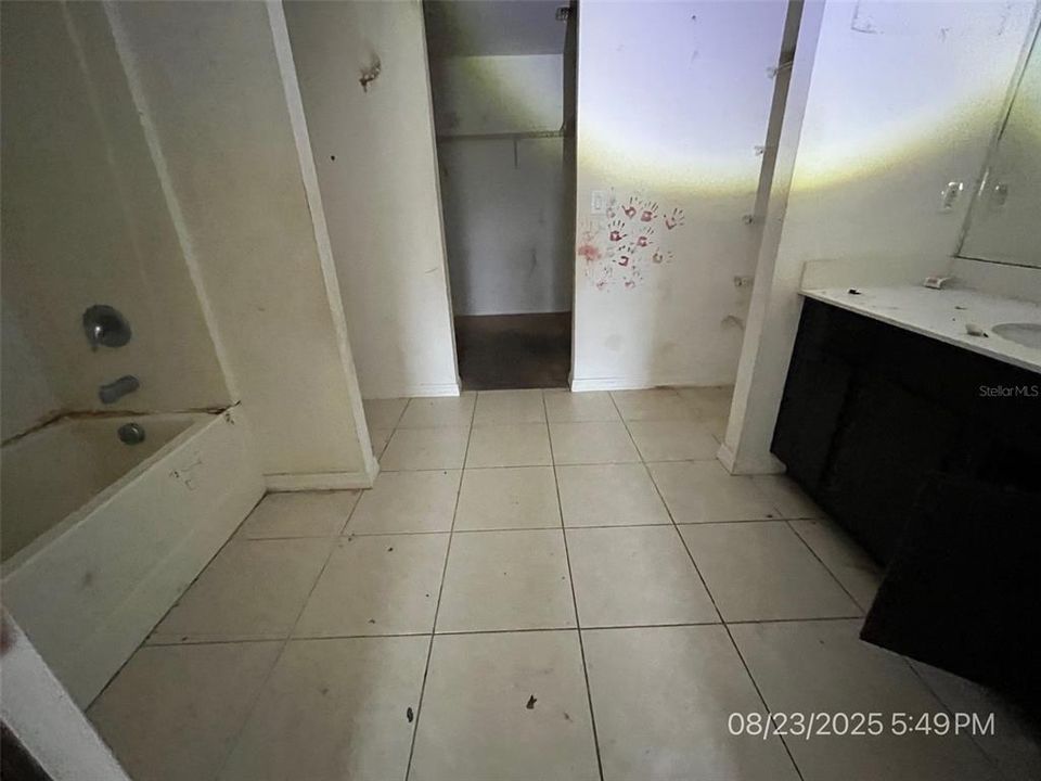 For Sale: $234,900 (3 beds, 2 baths, 1404 Square Feet)