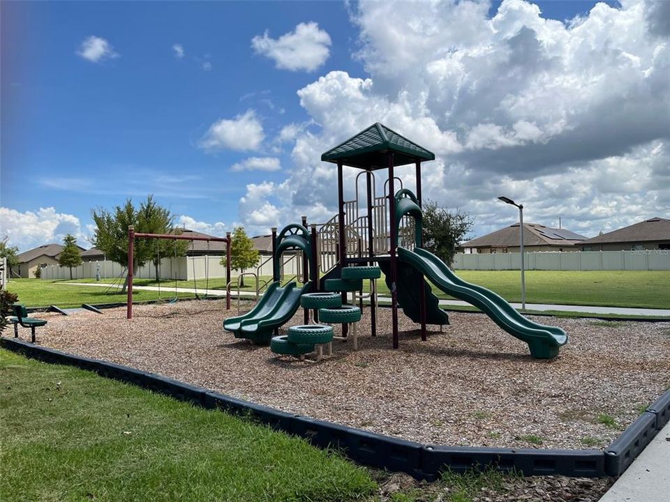 For Sale: $234,900 (3 beds, 2 baths, 1404 Square Feet)