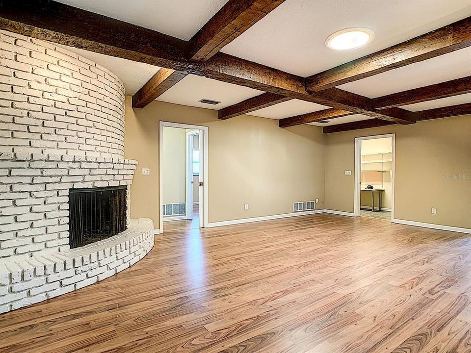 En Venta: $540,000 (4 camas, 2 baños, 2289 Pies cuadrados)