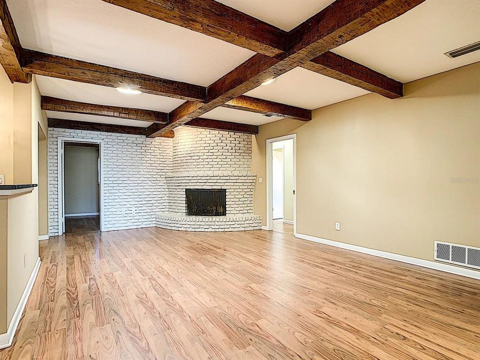 En Venta: $540,000 (4 camas, 2 baños, 2289 Pies cuadrados)