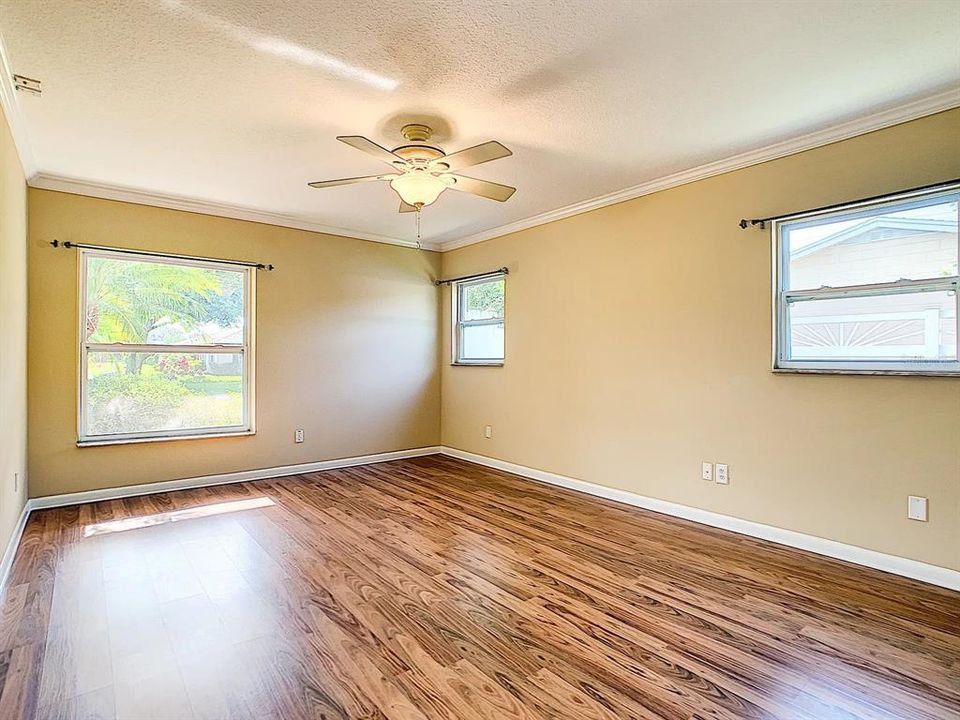 En Venta: $540,000 (4 camas, 2 baños, 2289 Pies cuadrados)