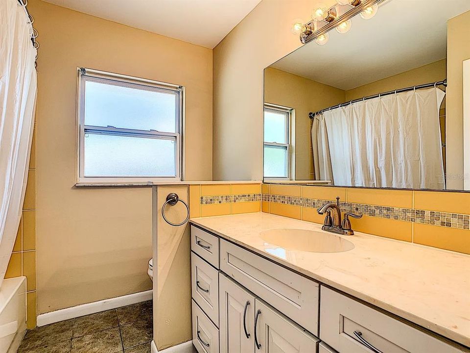 En Venta: $540,000 (4 camas, 2 baños, 2289 Pies cuadrados)