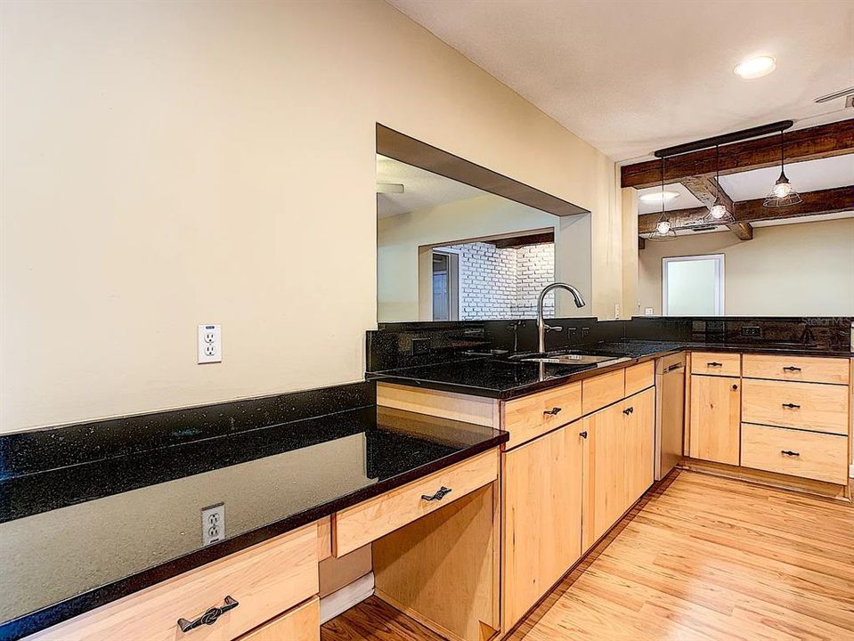 En Venta: $540,000 (4 camas, 2 baños, 2289 Pies cuadrados)