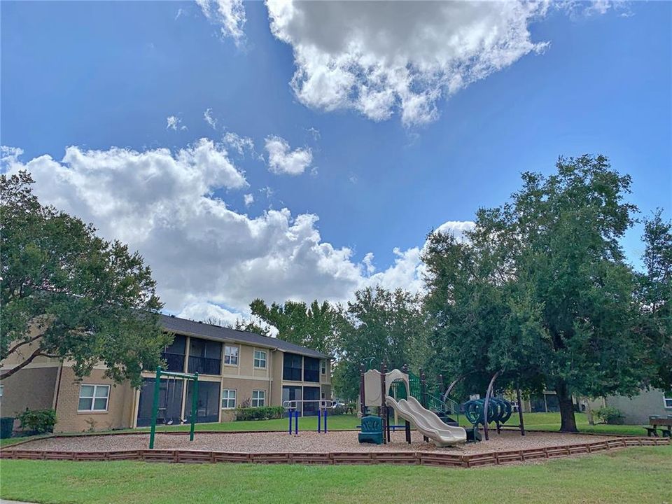 For Rent: $1,580 (2 beds, 2 baths, 905 Square Feet)