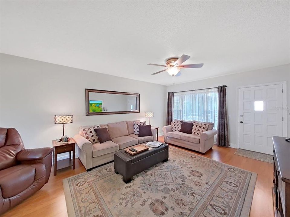 For Sale: $158,500 (2 beds, 2 baths, 1080 Square Feet)