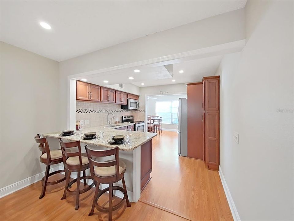 For Sale: $158,500 (2 beds, 2 baths, 1080 Square Feet)