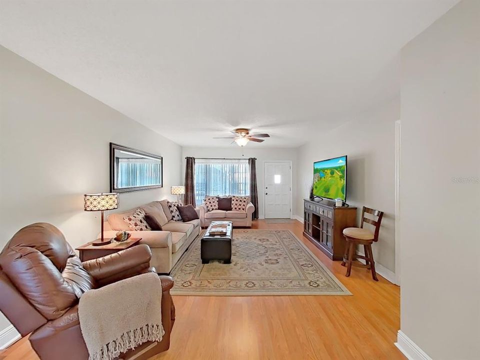 For Sale: $158,500 (2 beds, 2 baths, 1080 Square Feet)