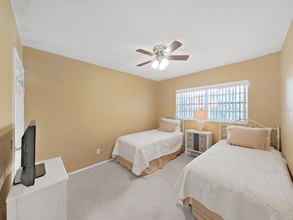 For Sale: $158,500 (2 beds, 2 baths, 1080 Square Feet)