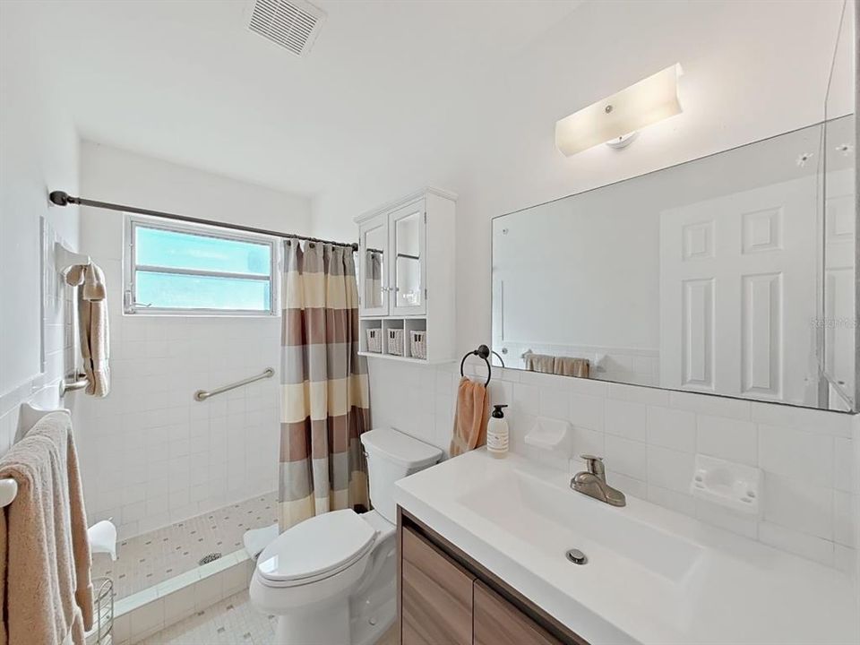 For Sale: $158,500 (2 beds, 2 baths, 1080 Square Feet)