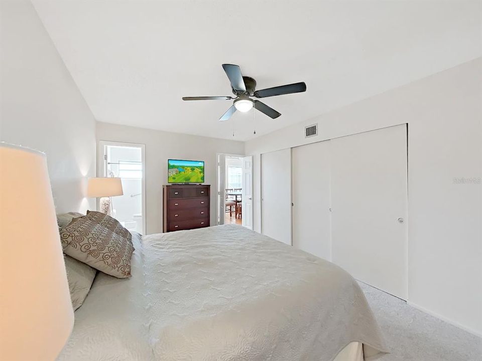 For Sale: $158,500 (2 beds, 2 baths, 1080 Square Feet)