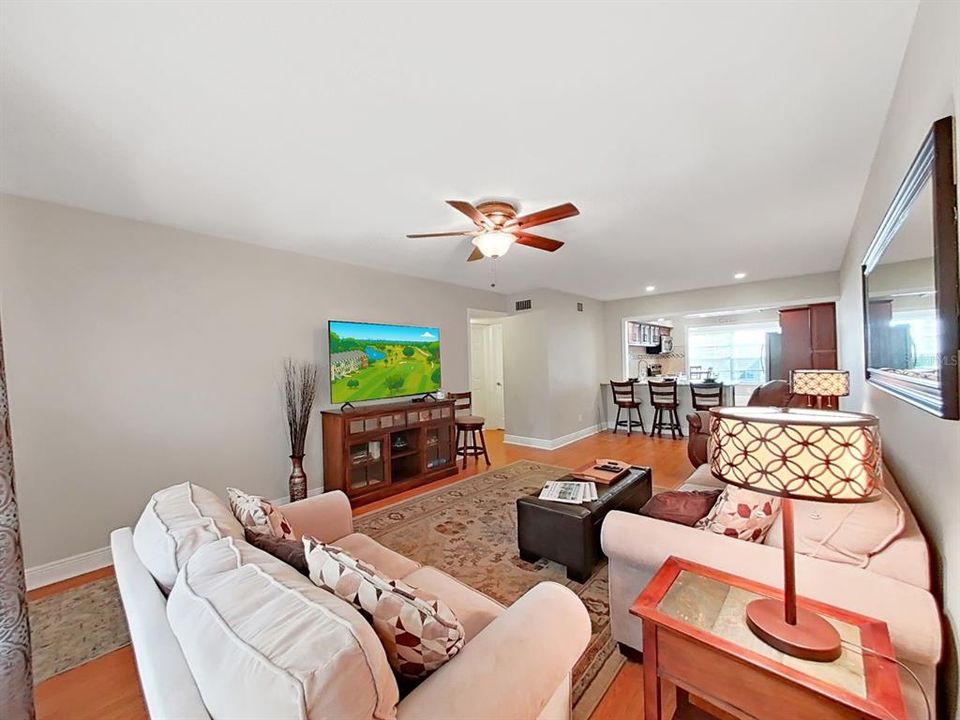 For Sale: $158,500 (2 beds, 2 baths, 1080 Square Feet)