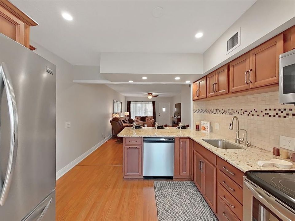 For Sale: $158,500 (2 beds, 2 baths, 1080 Square Feet)