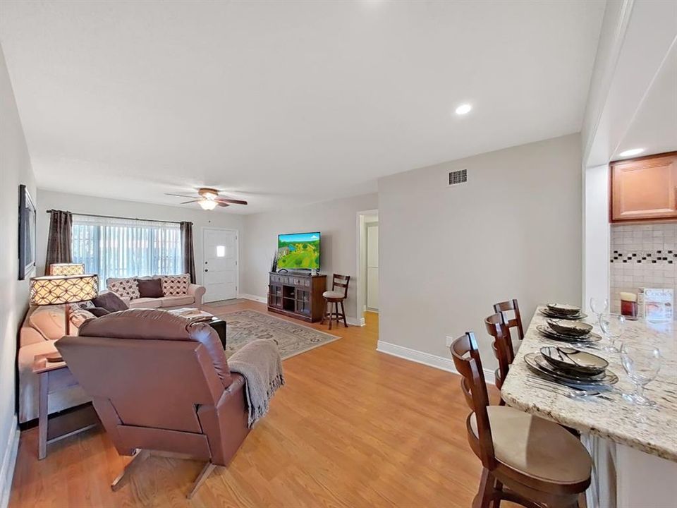 For Sale: $158,500 (2 beds, 2 baths, 1080 Square Feet)