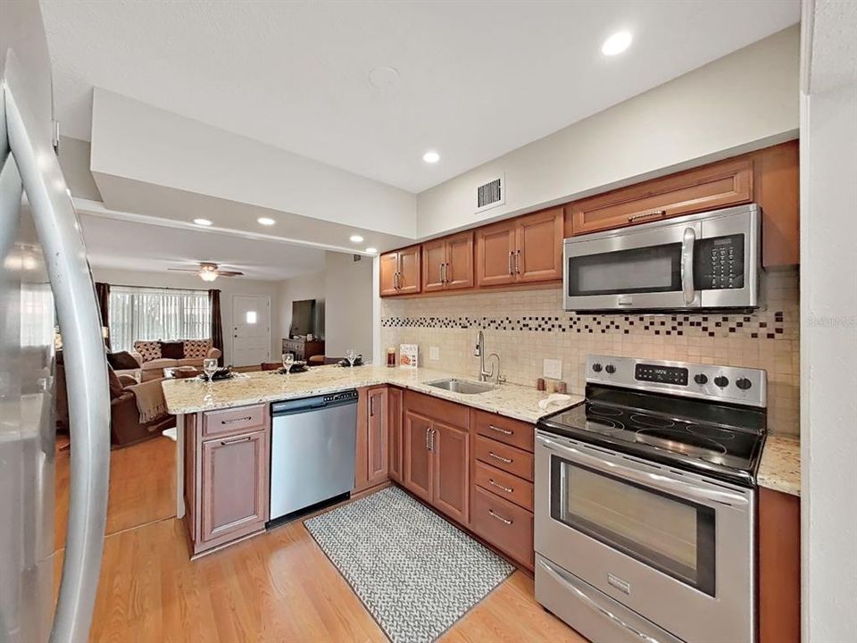 For Sale: $158,500 (2 beds, 2 baths, 1080 Square Feet)