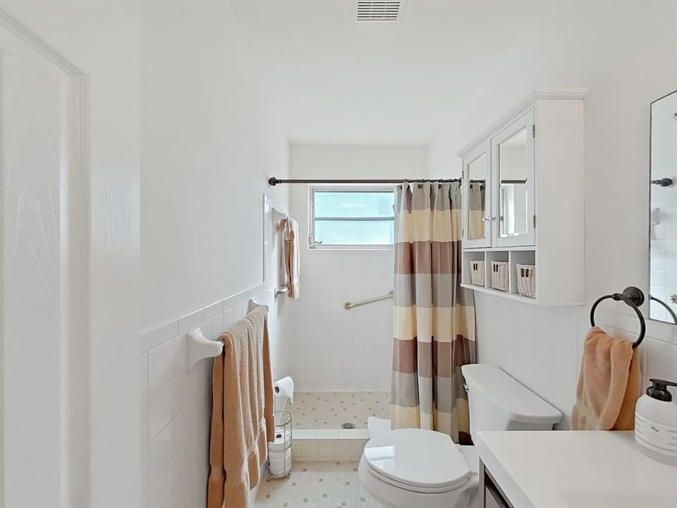 For Sale: $158,500 (2 beds, 2 baths, 1080 Square Feet)