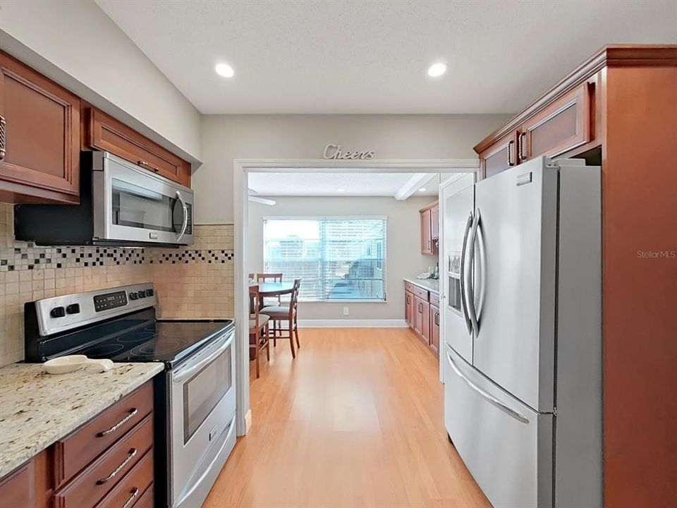 For Sale: $158,500 (2 beds, 2 baths, 1080 Square Feet)